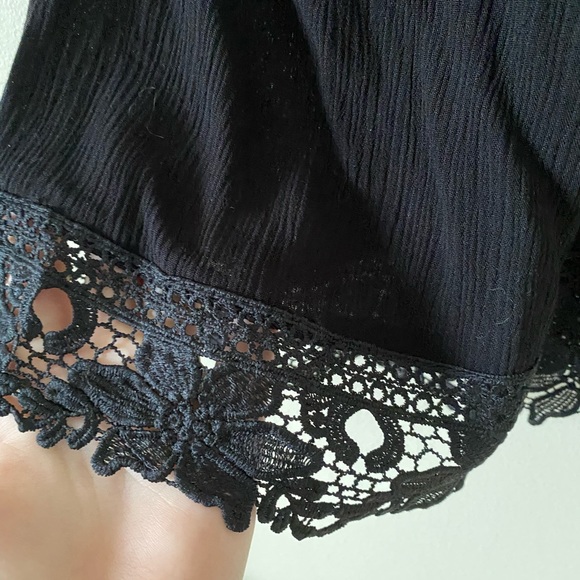 Black w/lace halter tank top - Picture 4 of 5
